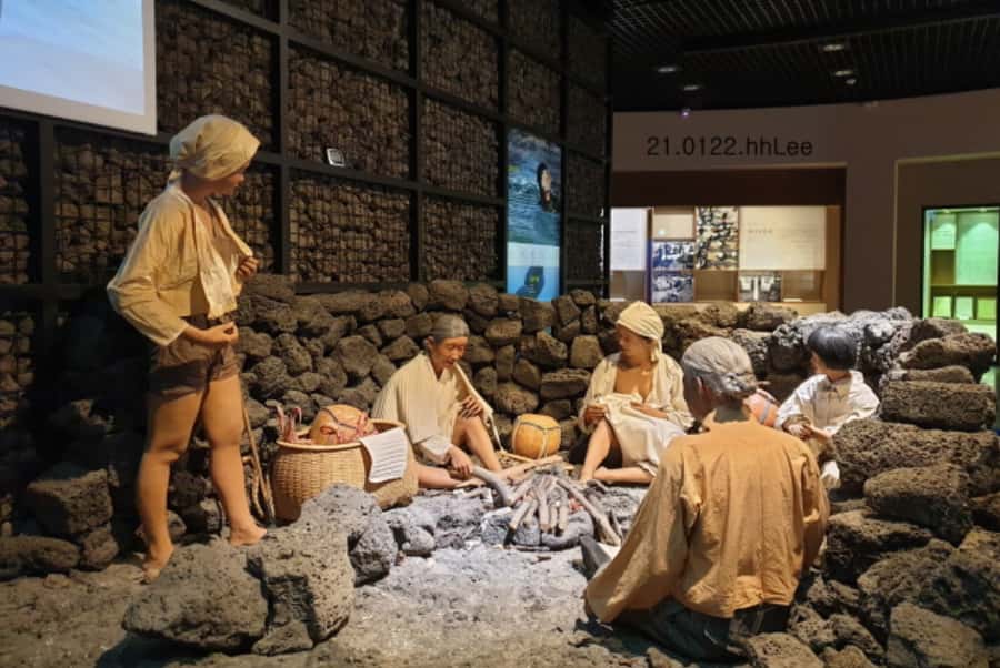 Jeju: Eastern UNESCO Join in Tour (Seongsan, Haenyeo) - English or Chinese Support, Plus a WhatsApp Group Chat