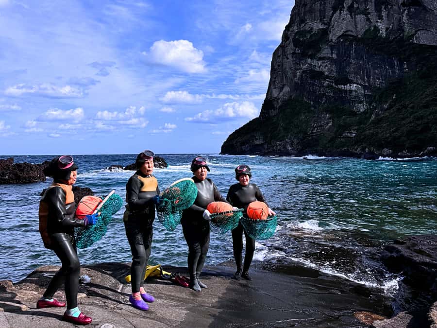 Jeju: Eastern UNESCO Join in Tour (Seongsan, Haenyeo) - Hamdeok Beach and Haenyeo Culture in the Morning Light