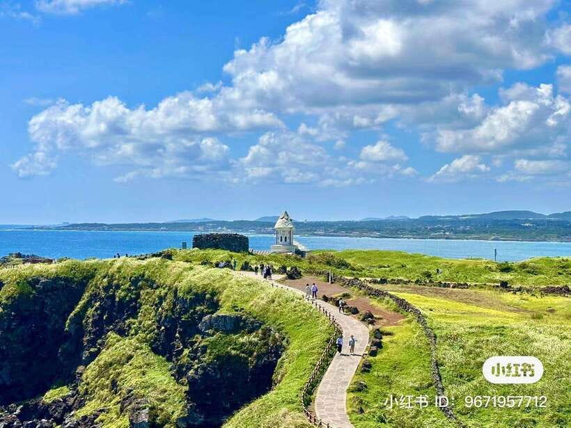Jeju: Eastern UNESCO Sites Tour with Haenyeo Show - How this east Jeju route makes the island make sense
