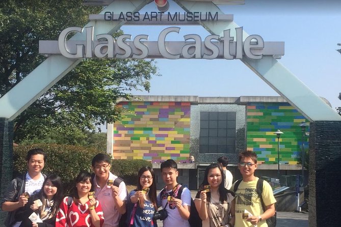 Jeju: Haenyeo Culture Experience with Seafood Tasting - How the tour stays manageable: 9 hours, pickup, and transport size