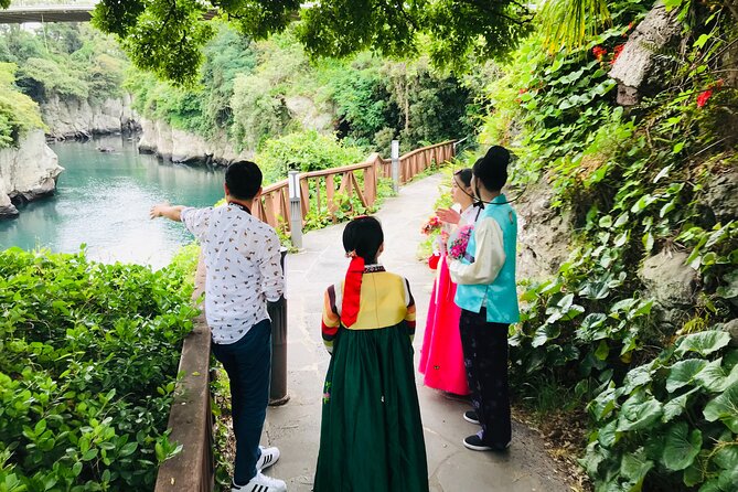 [Jeju] Hanbok Private guide tour & photo session in beautiful Yongduam rock, - Quick reasons this Jeju hanbok photo session is worth your time