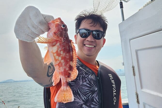 Jeju Hidden Gem Sea Boat Fishing Tour with Lunch - 현사포구: The Port Stop That Sets the Tone