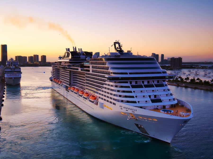 Jeju Island: Full Day Tour for Cruise Ship Passengers - Seogwipo Gangjeong route: Hallasan, Cheonjiyeon waterfall, Jusangjeolli cliffs, Olle Market