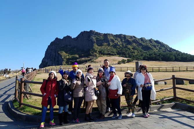 jeju island Jumbo taxi Private tour with Mr.Hong East of jeju - Haenyeo culture plus winter tangerines, the most Jeju moments on the route