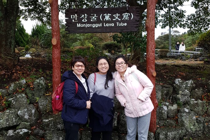 Jeju island Private Tour - UNESCO Day Tour & Haenyeo Performance - Private ride, real flexibility, and the English factor