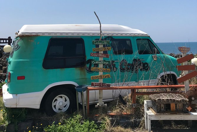 Jeju island: Van tour with a guide who the most loves JEJU - Seongeup Folk Village: Old Jeju Life in One Walkable Stop