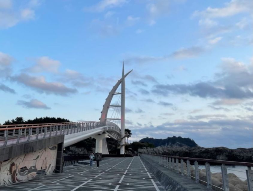 Jeju: Seogwipo City Walking Tours with Sunset - Cheonjiyeon Falls, why this one is a resident favorite