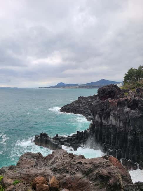 Jeju: Southern Top UNESCO Spots Bus Tour - Guides and Timing: What Good Ones Do, Like Sam and Chloe