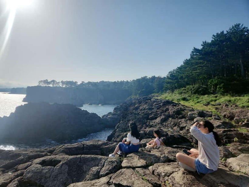 Jeju: Southern Top UNESCO Spots Bus Tour - Hallasan at Eoseungsaengak Trail, Views First, and Weather Second