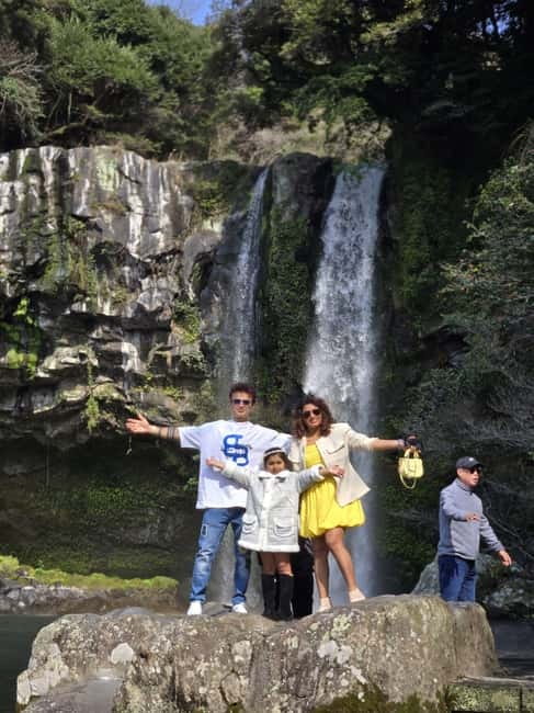Jeju: West & South Full-Day Authentic Tour - Meeting points and timing: how not to lose time