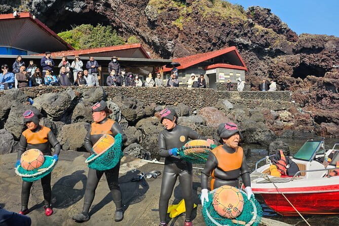 Jeju WEST&SOUTH One Day Tour with MT.halla & Aewol - Daepo Haean Jusangjeolli Cliff: volcanic columns with sea views