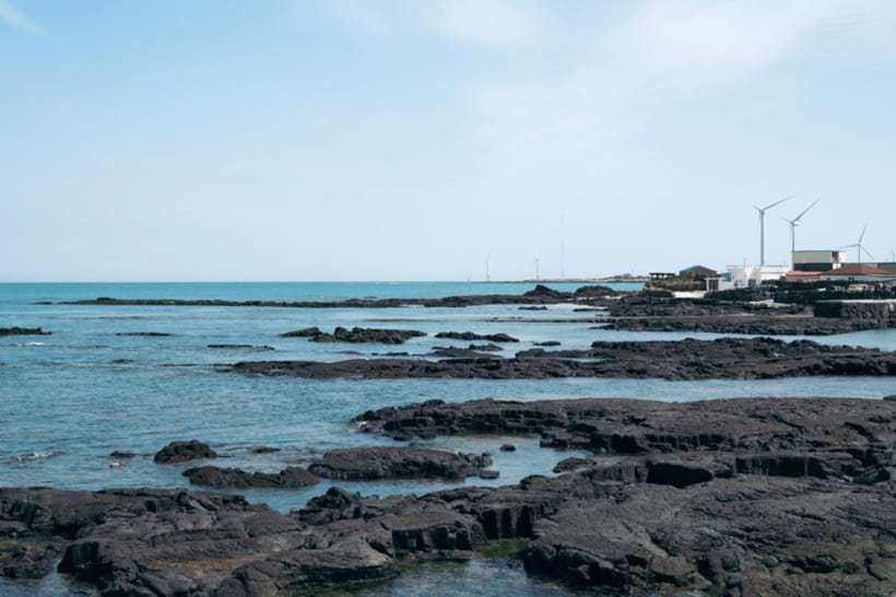 Jeju: Western Jeju K-Drama Spots Tour with Hotel Pickup - Dodu Rainbow Coastal Road Photo Time, Framed for Fans