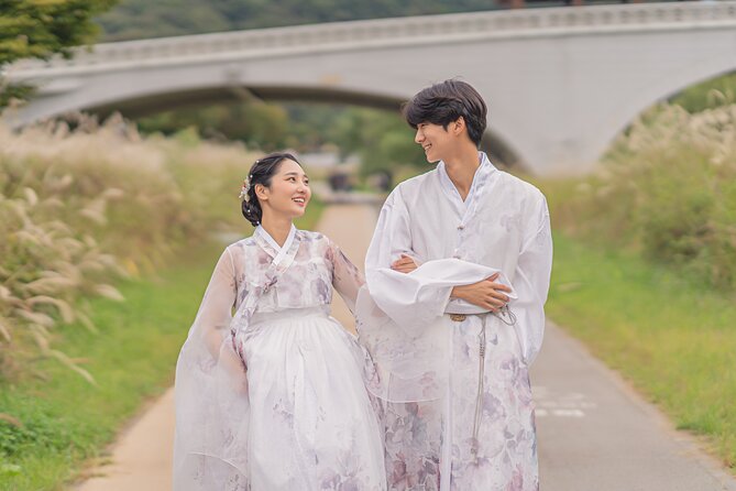 Jeonju Hanok Village Hanbok Rental Experience Hanboknam - Meeting point and getting oriented fast at 54-1 Eunhaeng-ro