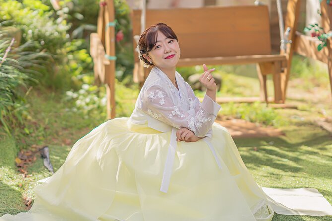 Jeonju Hanok Village Hanbok Rental Experience Hanboknam - Complimentary hair styling: the difference between costume and photos