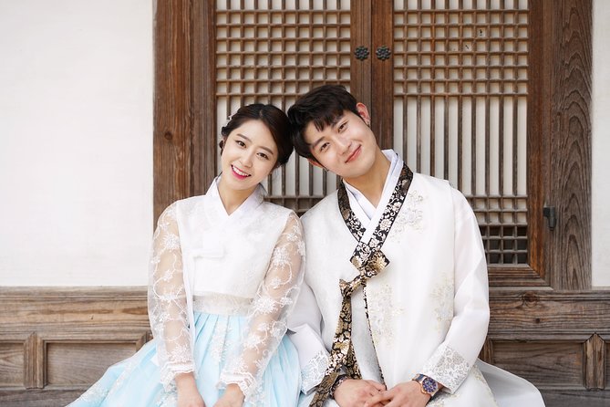 Jeonju Hanok Village Hanbok Rental Experience Hanboknam - Choosing a hanbok without getting stuck in the details