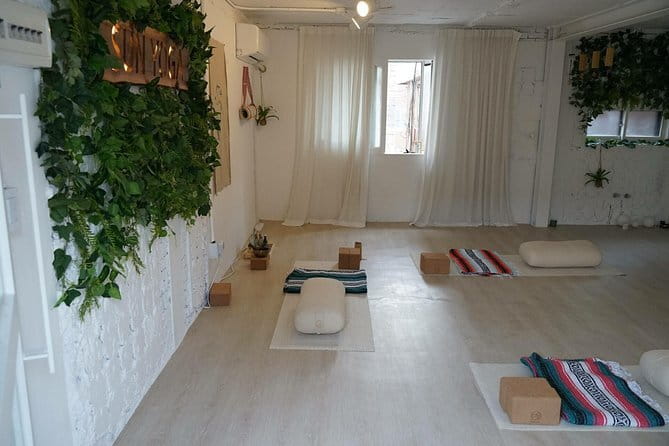 K-pop Dance Class for Beginners and Video Shoot at HiKR Ground - Filming in Three Themed Rooms at HiKR Ground