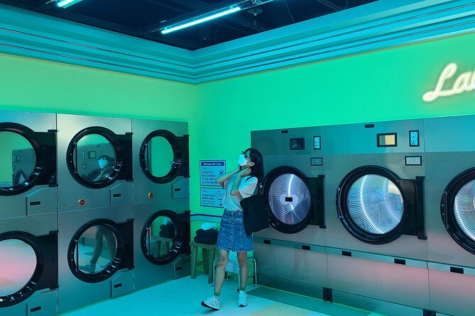 K-POP Experience in Seoul: Real K-POP Agency & Fan Culture - Getting around on an air-conditioned route