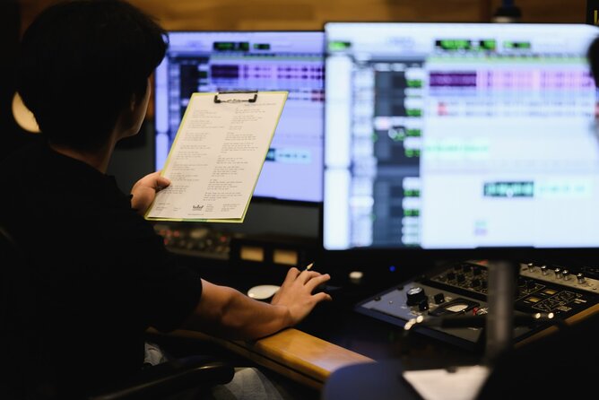 K-Pop Making Class with a Producer! - Editing and mixing: the part that makes it feel real