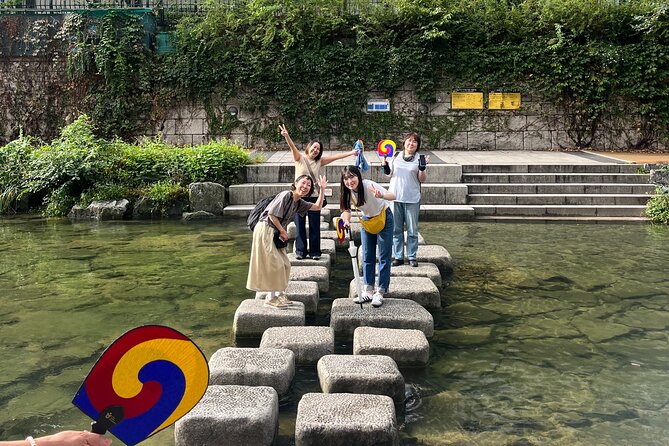 [Koreabylocal] Night Walk and Korean Barbaeque time with local - A private night stroll with a host, not a random wander