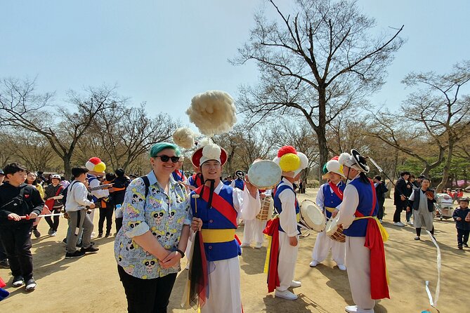 Korean Folk Village Half-day Guided Tour from Seoul - The Bus Ride Out: Your Guide’s Context Matters