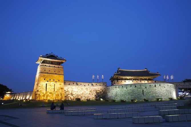 Korean Folk Village & Suwon Hwaseong Fortress Private Tour - Entering Hwaseong Fortress: a UNESCO wall you can actually picture