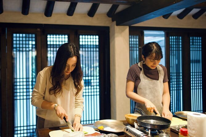 Korean Home Style Cooking Class in Gangnam Seoul - Logistics in Gangnam: Meeting Point, Subway Access, and Timing