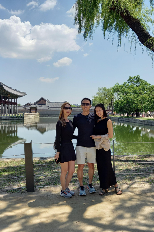 Layover tour to Gyeongbokgung-Folk Museum-Bukchon-Insadong - Entering Gyeongbokgung Palace: why this palace is the Korea “starting point”