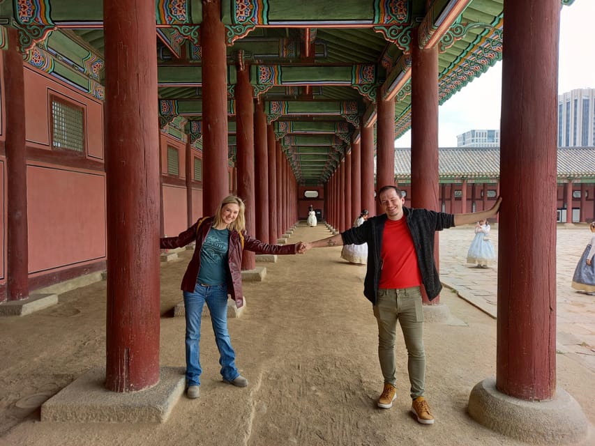 Layover tour to Gyeongbokgung-Folk Museum-Bukchon-Insadong - Insadong in a half-day block: street culture with time for context