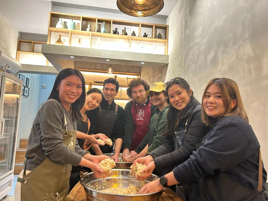 Learn and Craft Makgeolli in a Traditional Brewery - Craft vs Commercial Makgeolli: What You Learn Before You Brew
