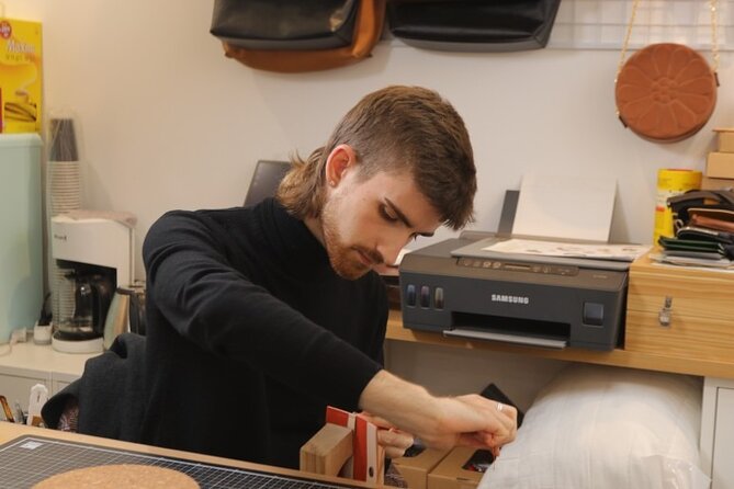 Leather Products Workshop in Seoul - Learning Saddle Stitch: The Skill Behind a Strong Leather Connection