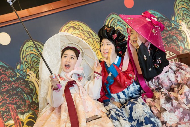 N Seoul Tower Hanbok Rental - Getting there and finding the right check-in spot