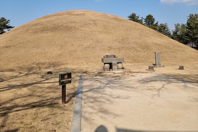 One Day Private tour to World Heritage GyeongJu from Busan - Hwangnidan-gil Street and Gyeongju National Museum