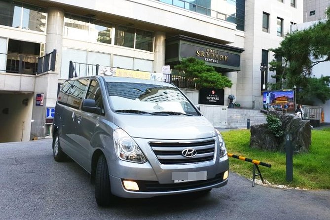Private Airport Transfer: Seoul City - Gimpo Airport (1-5 pax) - Quick Hits