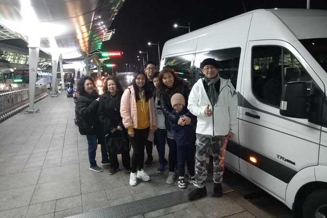 Private Airport Transfer: Seoul City to Incheon Airport 1-12 pax - Pickup in Downtown Seoul: Meeting Point and That 30-Minute Cushion