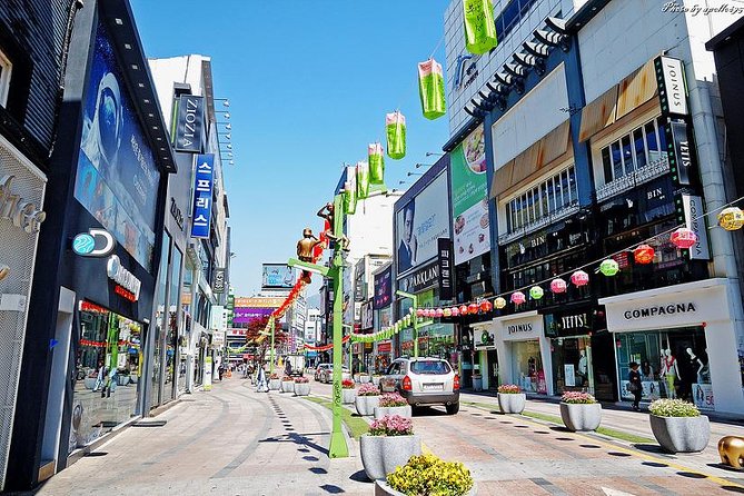 Private Busan tour with gamcheon culture village and the temple (Customizable) - BIFF Square: a quick hit of Nampo-Dong movie culture
