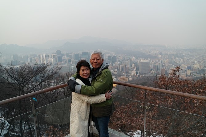 Private day tour Korea(Seoul trip) with Professional Photographer - South of Seoul: fortress, folk village area, and Everland