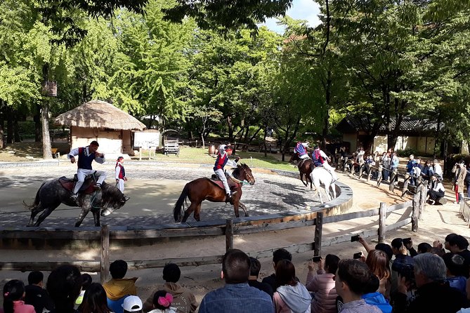 Private day trip to Korean Folk Village & Dae Jang Geum Park - Timing and pacing for an 8-hour Seoul day
