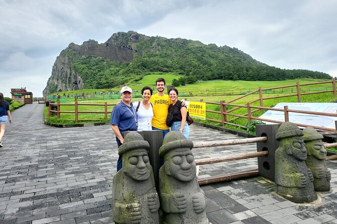 Private Full Day Tour World Natural Heritage & UNESCO in jeju - Woljeong-ri Beach tea time and Sharyani Forest walking