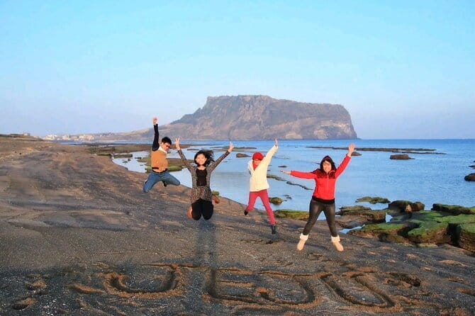 Private Jeju Customized Tour with Local Guide Mr.LEE Hong-min - Getting Around Smoothly: Pickup, Vehicles, and Guide Energy