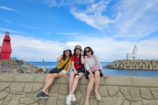 Private Jeju Customized Tour with Local Guide Mr.LEE Hong-min - East Jeju Route: Seongsan Ilchulbong, Haenyeo Stops, and Ocean Views