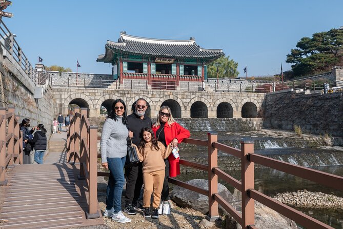 Private Tour around Suwon UNESCO Fortress and Korea Folks Village - Price and logistics: is $260 per person worth it?