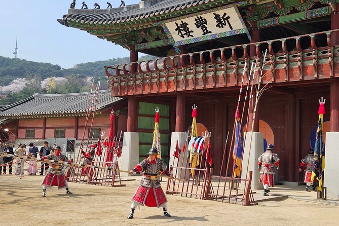 Private Tour around Suwon UNESCO Fortress and Korea Folks Village - Entering Hwaseong Fortress: city wall views and what to look for