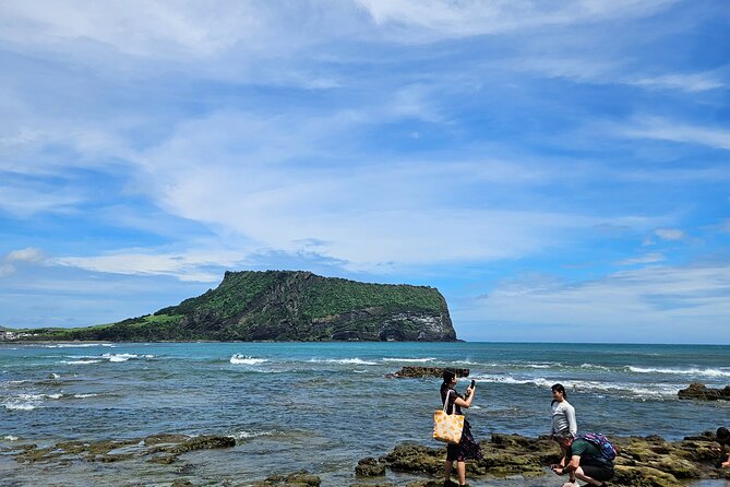 Private Tour in Jeju Island All Inclusive with Lunch - Seongsan Ilchulbong UNESCO Peak: the 60-minute trek that frames your whole day