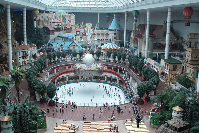 Private tour Lotte World,Tower,Aquarium(All Tickets are included) - Lotte World Aquarium: 13 theme zones and the 85m underwater tunnel