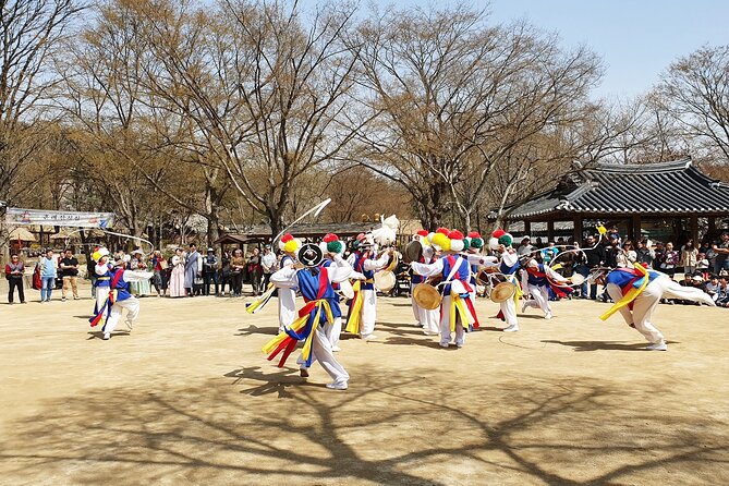 Private Tour : Royal Palace & Traditional Villages wearing Hanbok - Lunch in Insadong, Built Into the Day