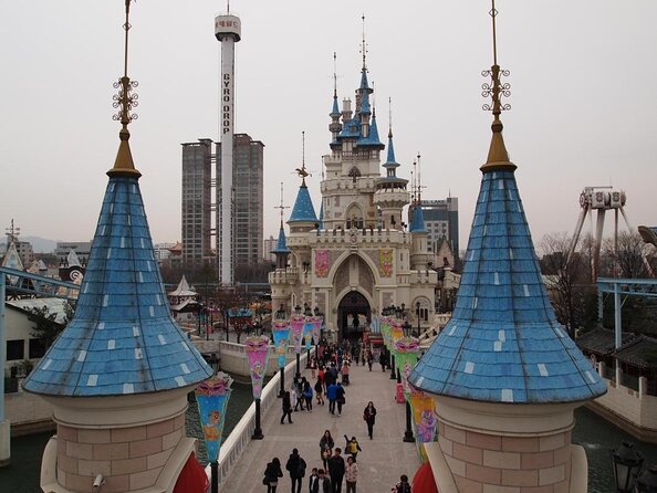 Private Tour to Lotte Tower, Aquarium and Lotte world Theme park - Stop 2: Seoul Sky in Lotte World Tower, 117 to 123 Floors of Views