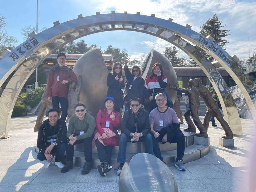 Private Van with English Speaking Guide in South Korea - When the schedule includes Seoul classics like the changing of the guard