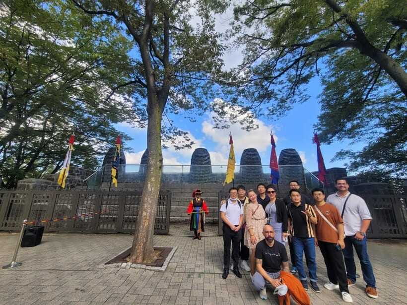 Private Van with English Speaking Guide in South Korea - Should you book this private van tour?