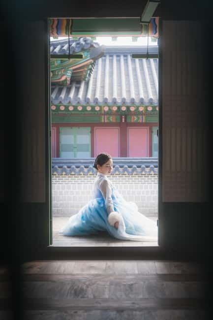 S.Korea GyeongbokgungPalace: Professional Hanbok Photography - The one-hour shoot: direction, pose help, and minimal distractions