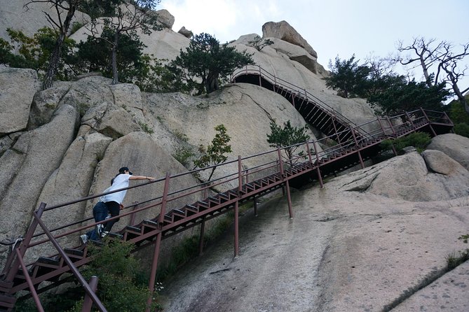 Seoraksan National Park Ulsanbawi Hiking from Seoul - Guide power in plain English: Mr. Kim, Jimmy, and Chance